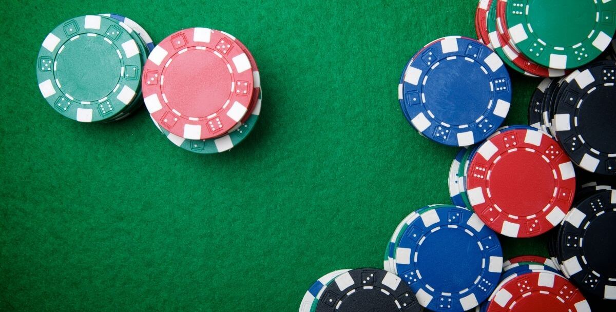 Benefits of Playing at Live Casinos