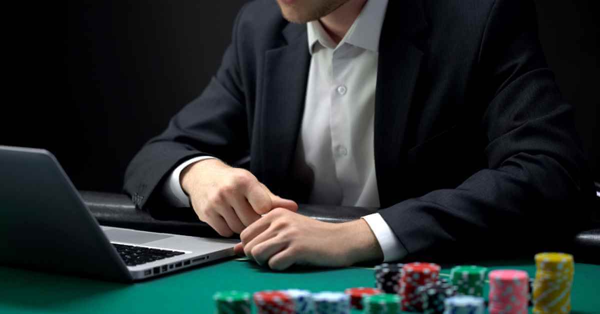 Online Poker Malaysia: Advantages and Disadvantages of Poker Betting