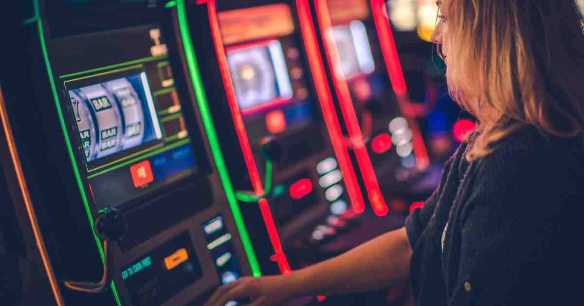 7 Benefits Of Playing Slot Machines Online