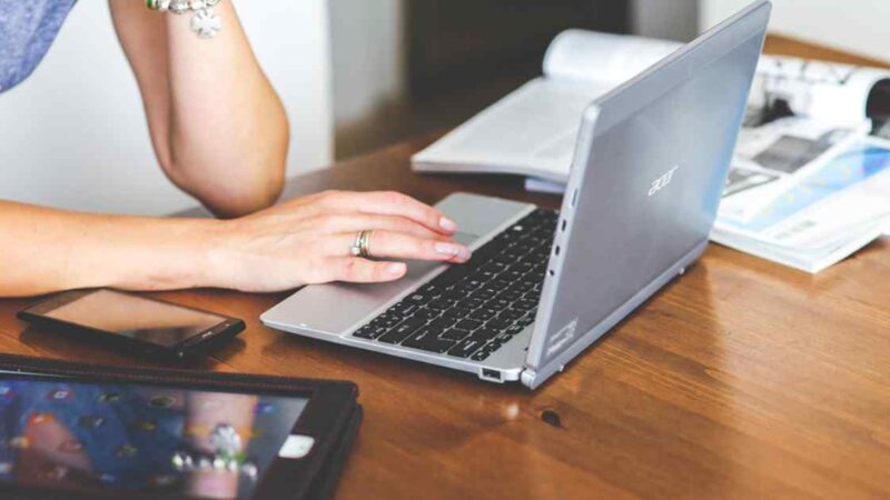 Should Your Business Hire A Guest Post Service? 5 Questions To Ask Yourself