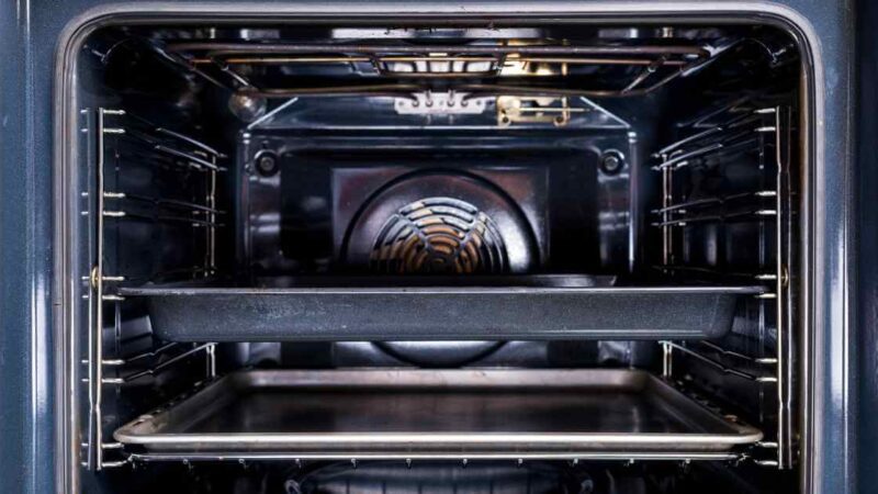 The Top Reasons Why You Need a Cooking Oven in Your Home