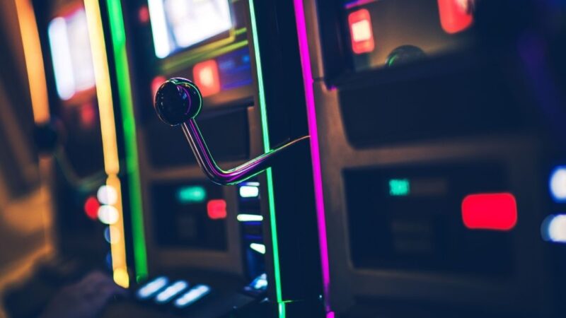 Tips For Winning Jackpots at Slot Online Games