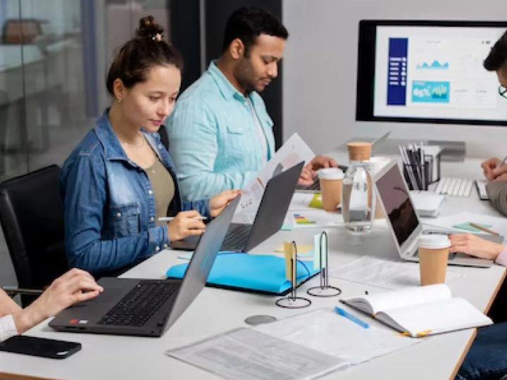 Toronto PPC Agencies vs. Freelancers: Which Is Right for You?